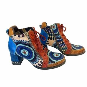 Festival Boots Gracosy lace up with side zipper Real Leather size 10 Like New!